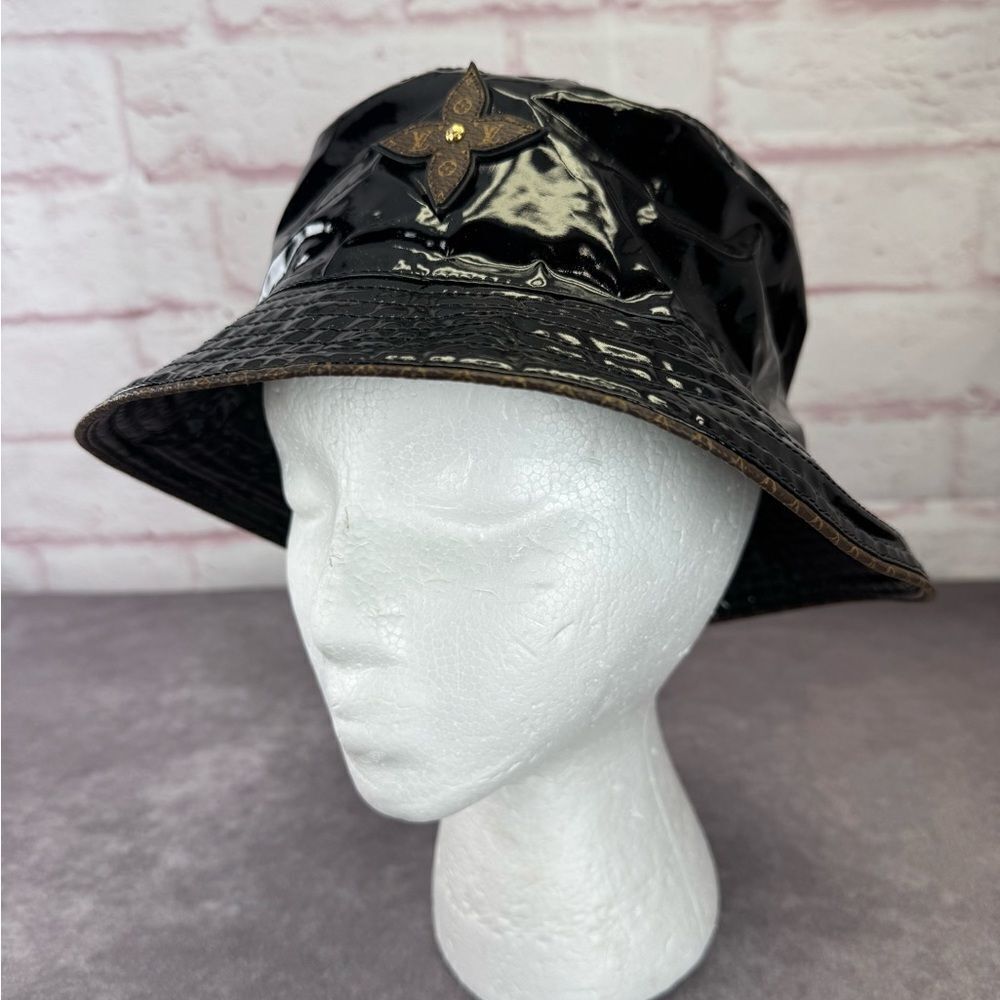 Louis Vuitton Bob Rainy Day Black Patent Bucket Hat Noir NWT